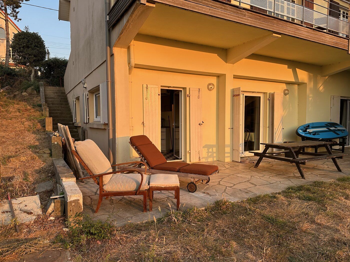Little Haven, la terrasse de plain-pied et le jardin, Wissant